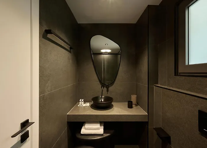 Finders Top Floor Apartments